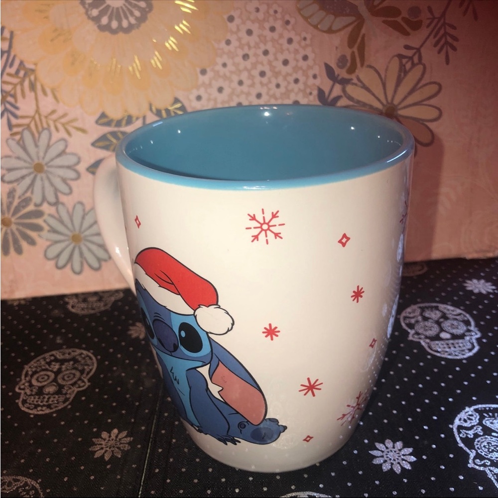 Disney Stitch Christmas coffee mug - Picture 6 of 6
